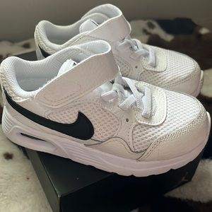 Nike boy shoes gently used size 9c